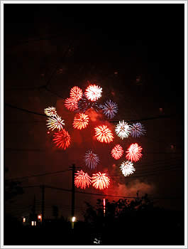 Arakawa river fireworks, viewed from Warabi, August 2, 2003: click for gallery