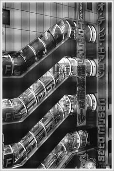 Akihabara, May 25, 2003: click for larger image (56K)