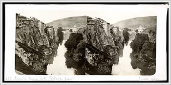 Cuenca, Spain, glass stereo slide: click for larger image (90K)