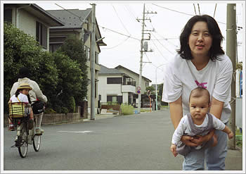 Kaika with Naoko, October 10, 2003: click for larger image (48K)