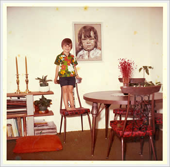 Me, Honolulu living room, 1973: click for larger image (48K)