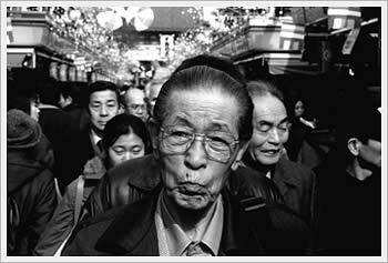 Asakusa, Tokyo, January 18, 2003: click for larger image (38K)