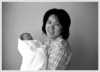 Naoko with Kaika, March 19, 2003: click for larger image (44K)