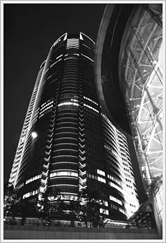 Roppongi Hills, Tokyo, July 5, 2003: click for larger image (43K)