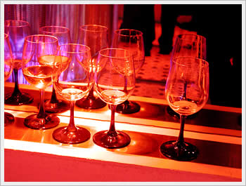 Wine glasses, Starling Gear, Daikanyama, Tokyo, May 2, 2003: click for larger image