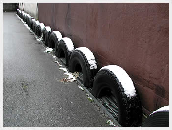 click for larger image (47K)