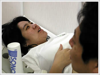 Warabi Hospital visit, February 4, 2003: click for larger image (19K)